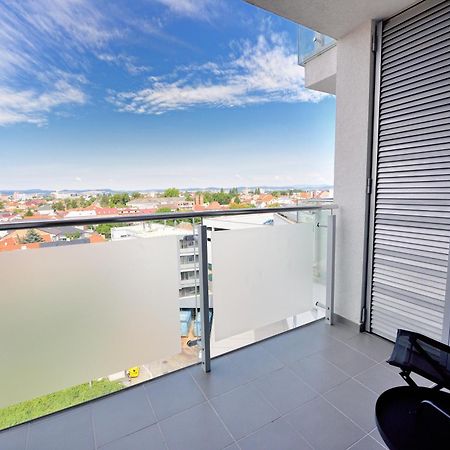 City Center Aupark Apartment بييشتِني المظهر الخارجي الصورة